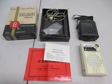 Vintage Valiant Deluxe Model V-666 Transistor Radio