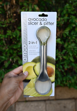 Amco Houseworks 2 In 1 Avocado Slicer And Pitter